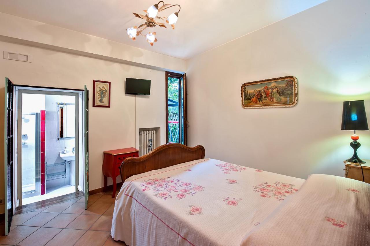 דירות ל'אקווילה A Casa Di Galdino E Vittorianna מראה חיצוני תמונה
