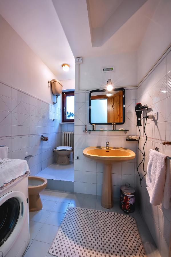דירות ל'אקווילה A Casa Di Galdino E Vittorianna מראה חיצוני תמונה